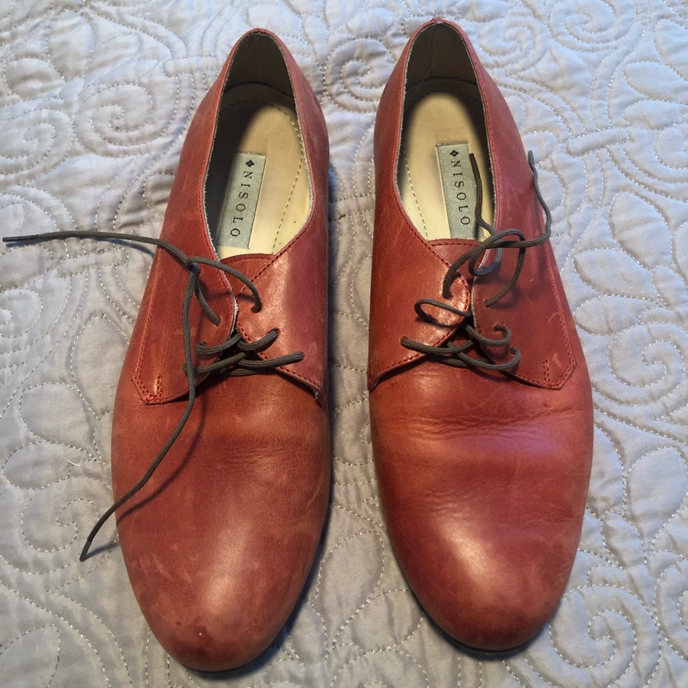 Red leather women’s loafers Nisolo